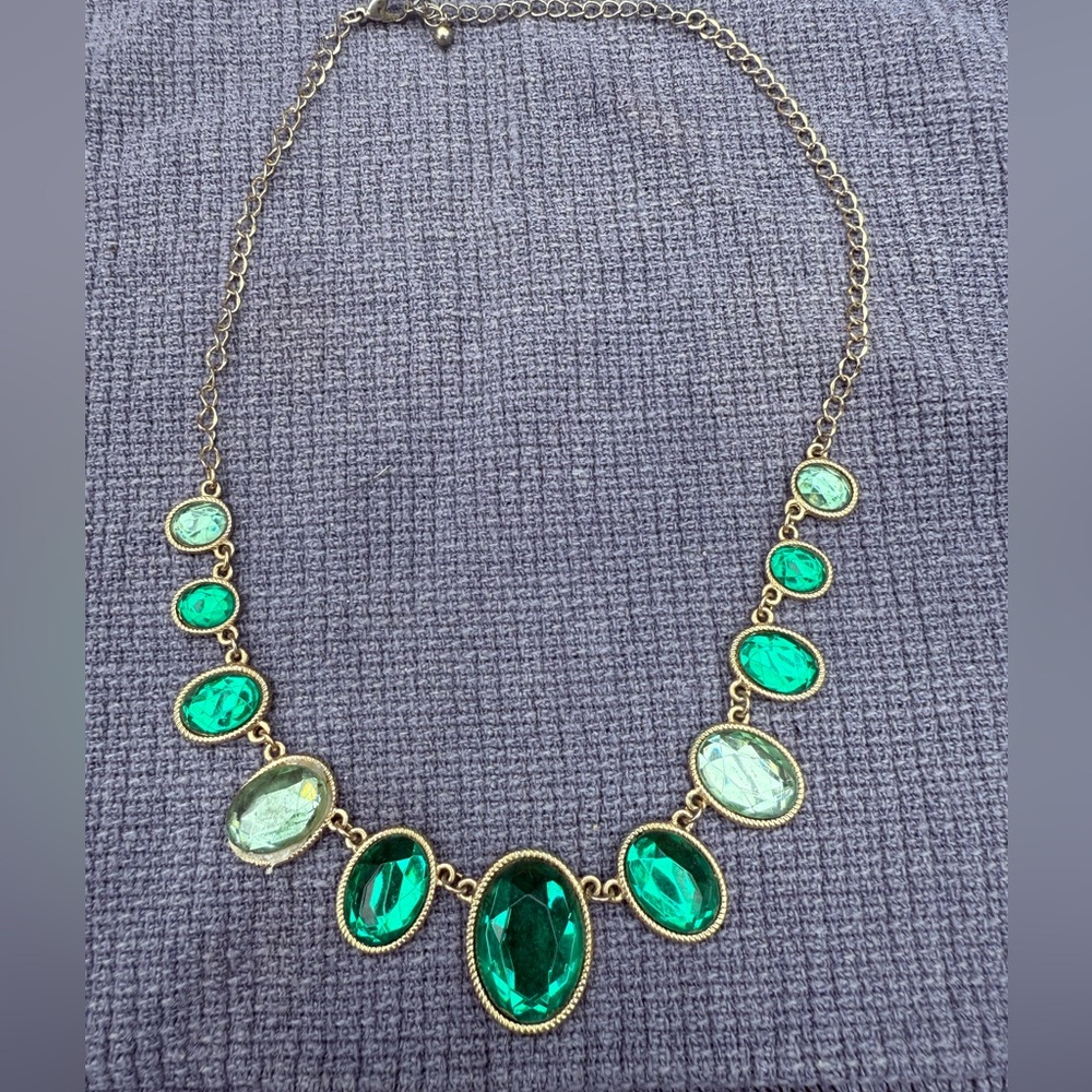 Elegant Green and Gold Statement Necklace